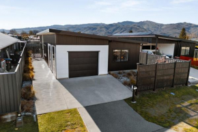 Greenway Charm - Cromwell Holiday Home